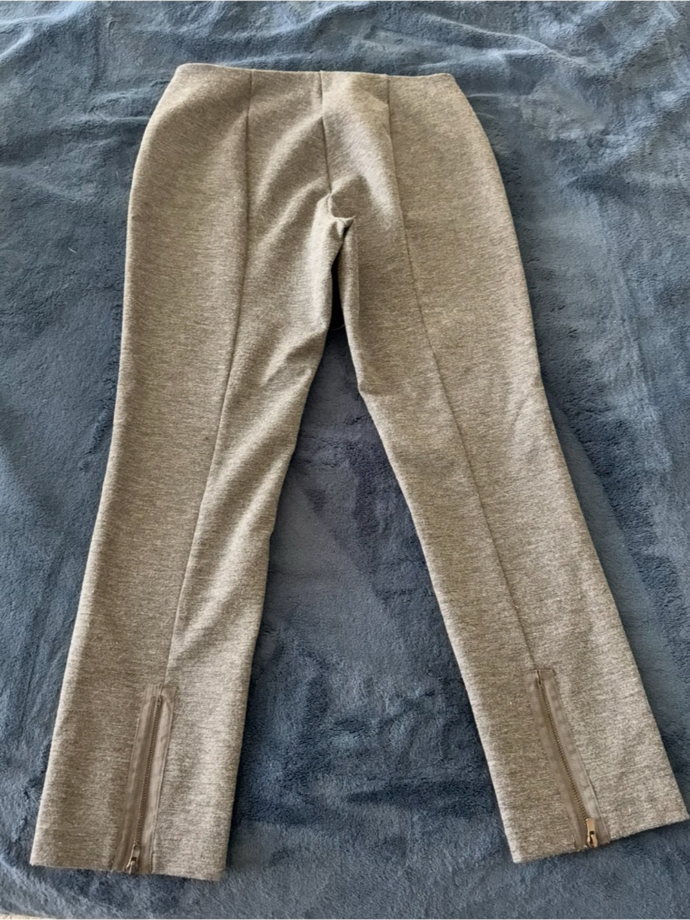 New York & Company Gray Knit Stretch Pants with Ankle Zippers Size 2 - Picture 4 of 6